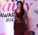 Ayra Kirshna wore red organza saree for  Social Women of the Year at the She Bazaar Awards 2023