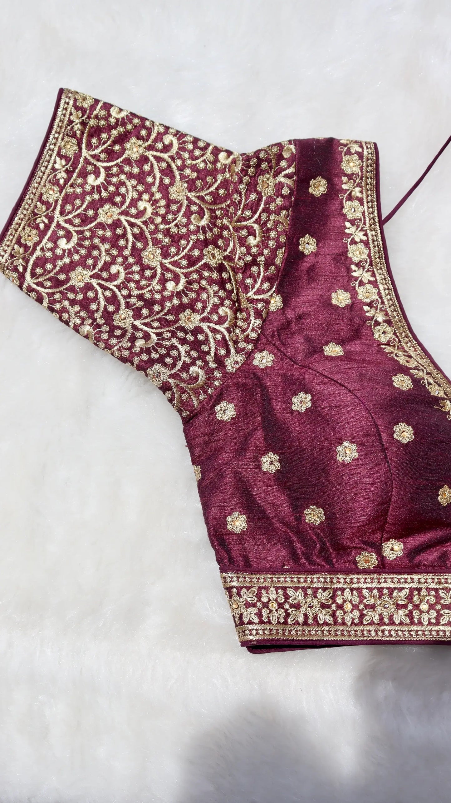 Tiefviolette Bluse mit Zari-Arbeit – Raat Ki Rani