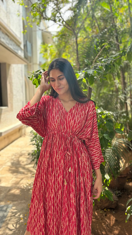 Wavy Elegance : Free Size Dress With Pockets